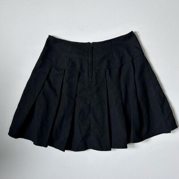 Y2K Gothic Black Pleated Mini Skirt Faux Leather Belt XS Social Collision Goth - Picture 4 of 4